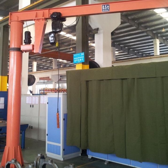 European Type 4.5 Ton Pillar Mounted Jib Crane Remote Control 3 Phase Power Supply